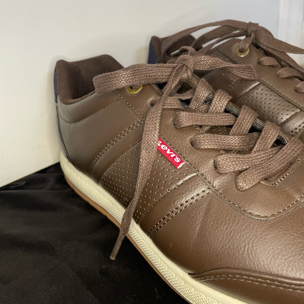 Men’s Levi’s Brown Faux Leather Sneakers - Picture 3 of 11